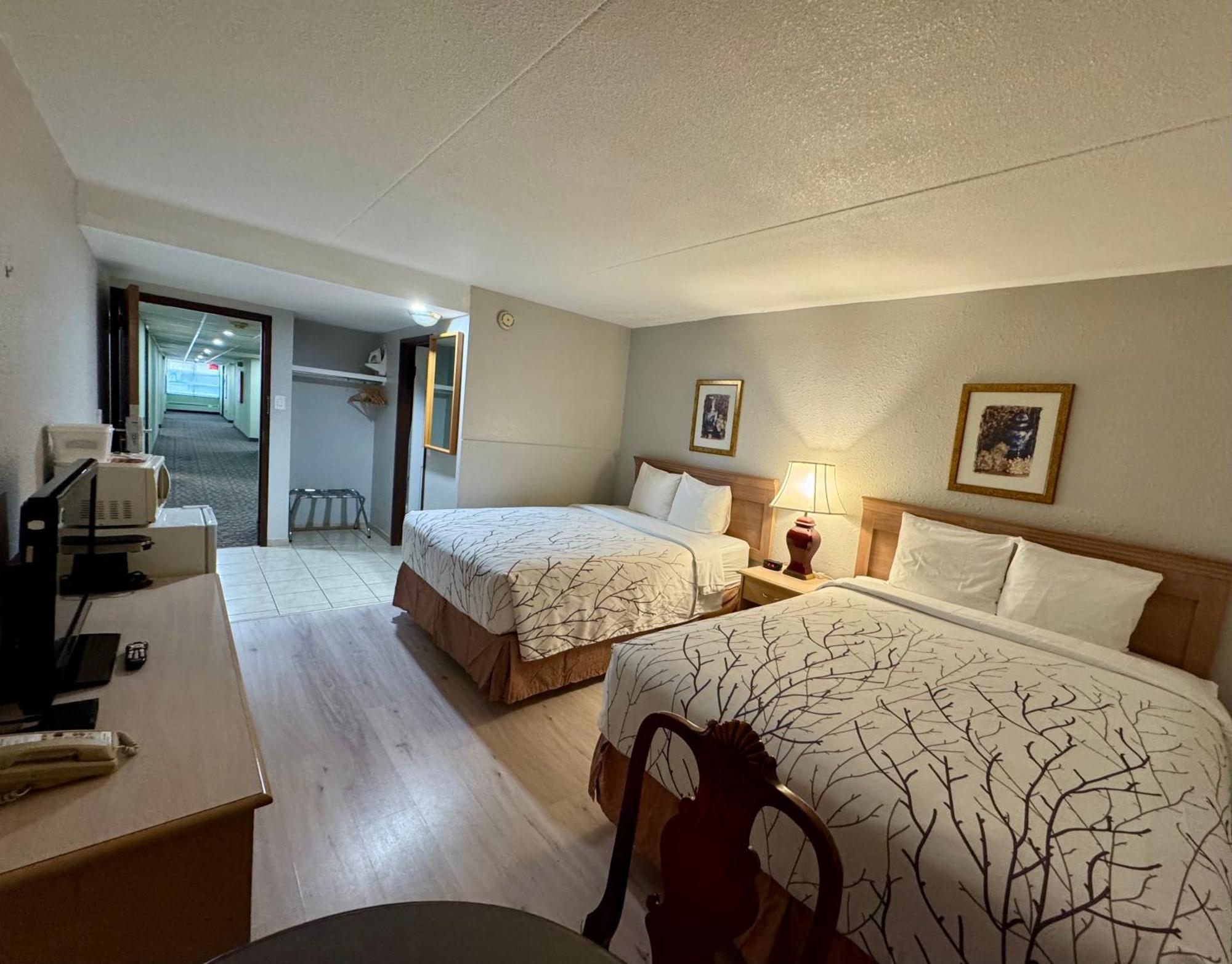 Best Stay Inn Melville Bagian luar foto